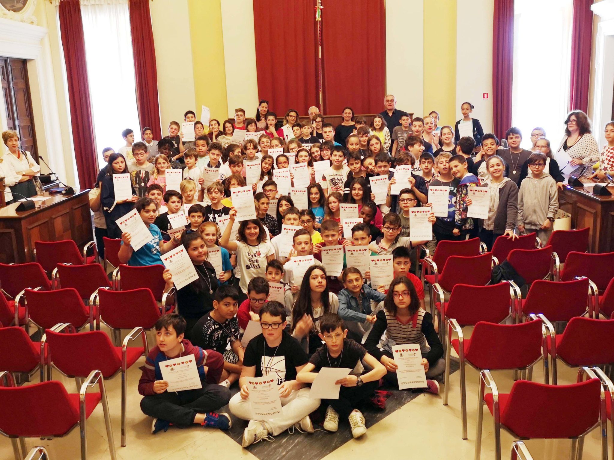 foto di gruppo di tutti gli studenti che hanno partecipato agli incontri 